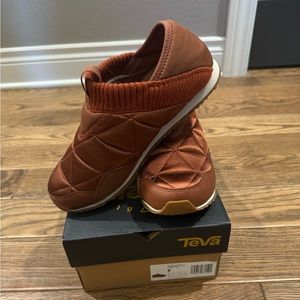 Teva size 8